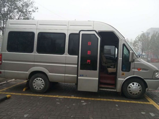 商务车1